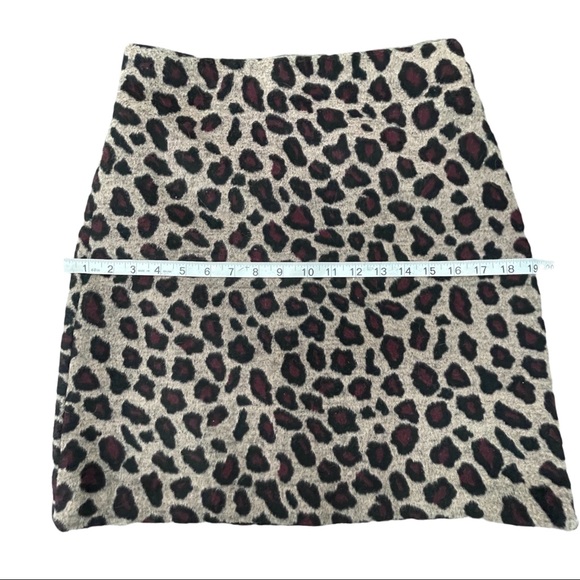 Ann Taylor Leopard Print Wool Blend Fully Lined A-Lined Mini Skirt Size 0 - Picture 8 of 9
